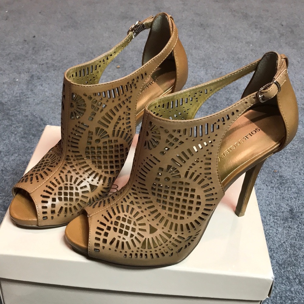 9B Sole Society heels. Perfect summer heel